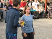 Tom, Martina a odmena za tri riadky.